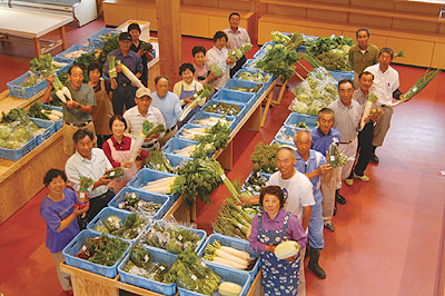 産直野菜など売場