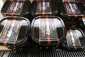 地元食材を使った加工品コーナー